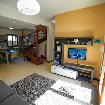 Getawaynpetto Private Duplex Maisonette With Jacuzzi Hot Tub Mgarr ภายนอก รูปภาพ