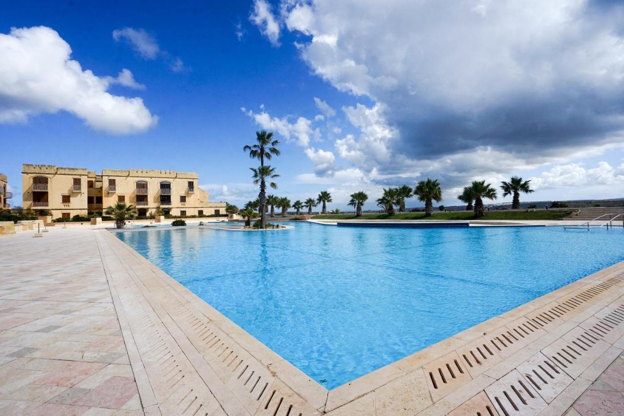 Getawaynpetto Private Duplex Maisonette With Jacuzzi Hot Tub Mgarr ภายนอก รูปภาพ