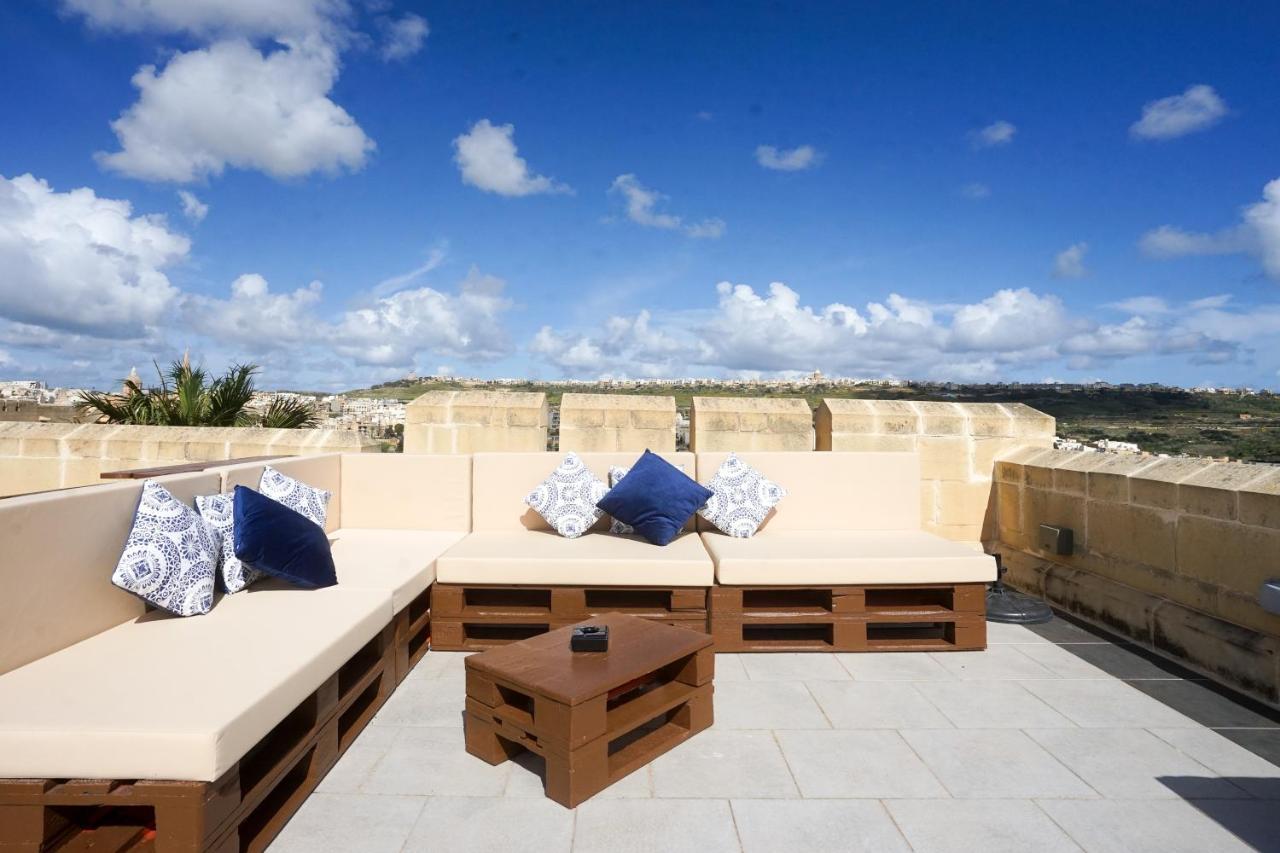 Getawaynpetto Private Duplex Maisonette With Jacuzzi Hot Tub Mgarr ภายนอก รูปภาพ