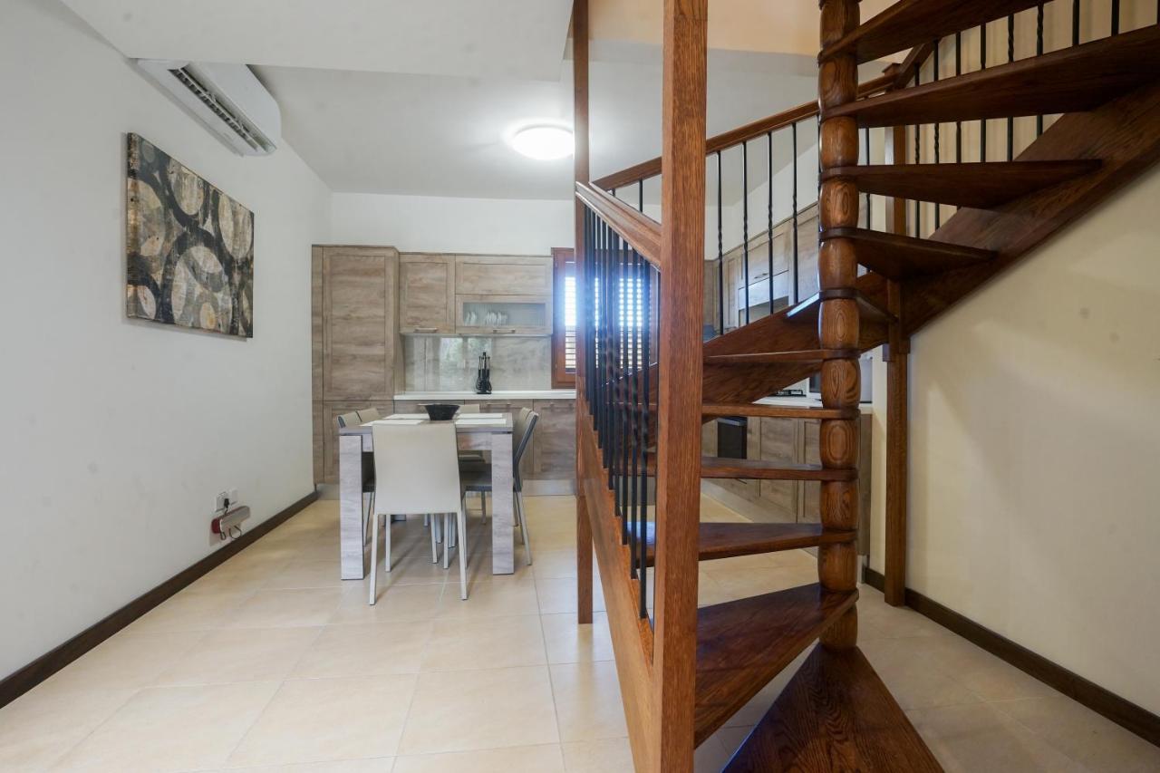 Getawaynpetto Private Duplex Maisonette With Jacuzzi Hot Tub Mgarr ภายนอก รูปภาพ