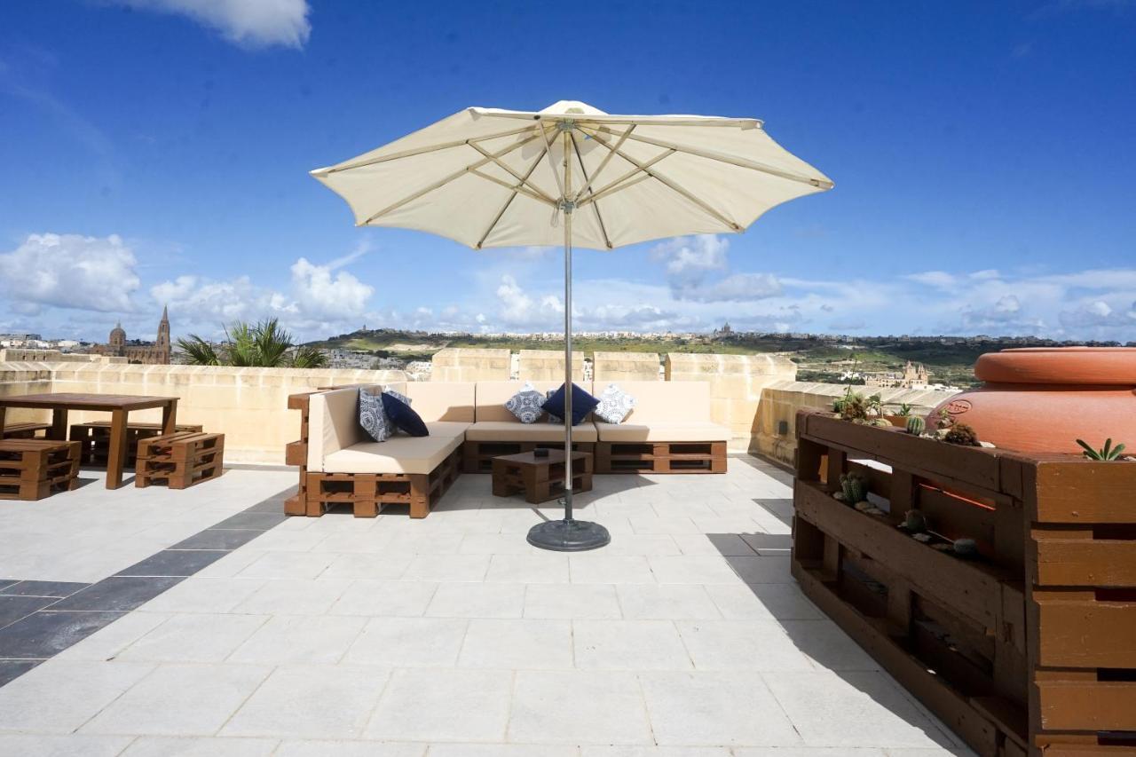 Getawaynpetto Private Duplex Maisonette With Jacuzzi Hot Tub Mgarr ภายนอก รูปภาพ