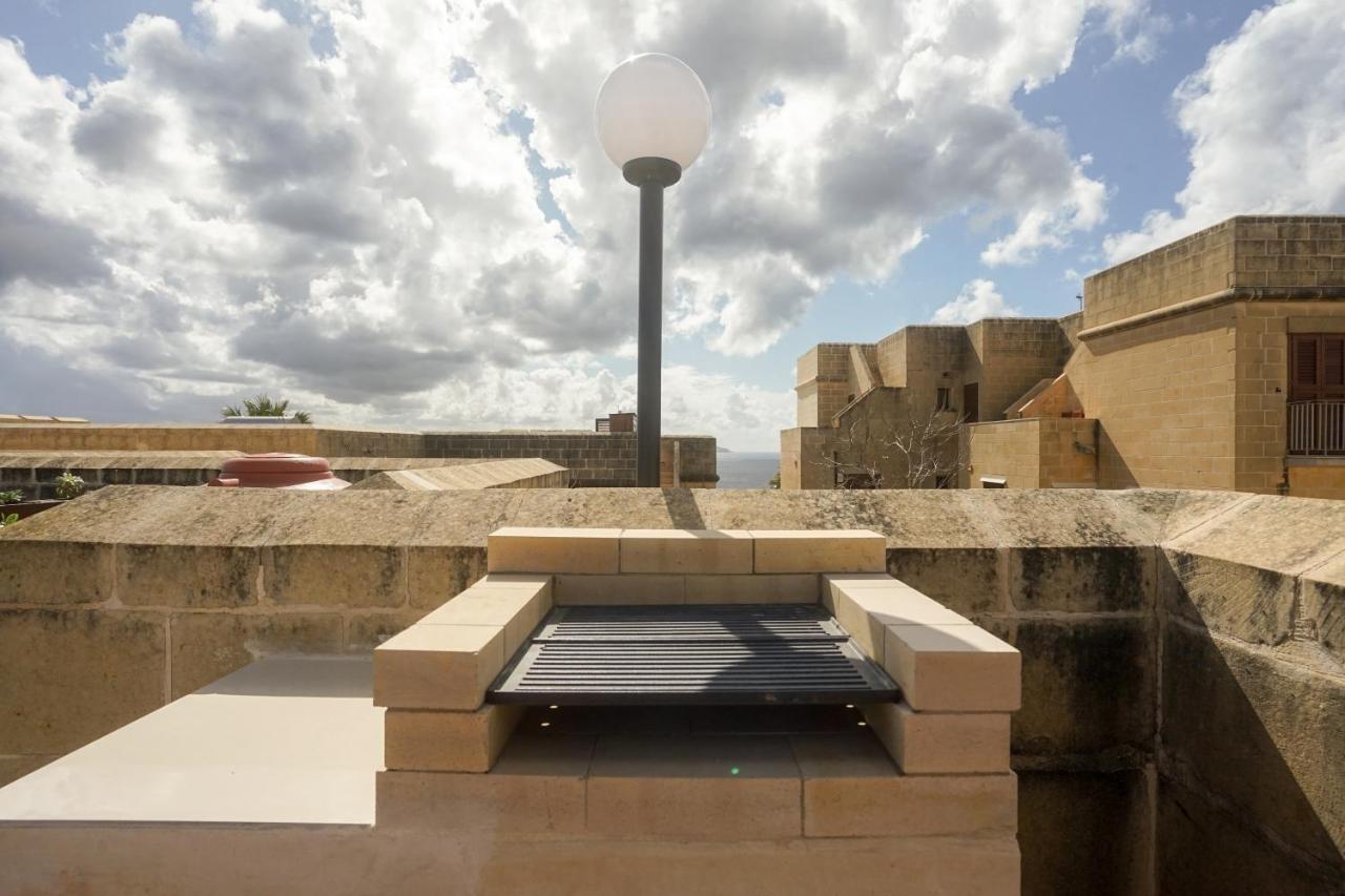Getawaynpetto Private Duplex Maisonette With Jacuzzi Hot Tub Mgarr ภายนอก รูปภาพ