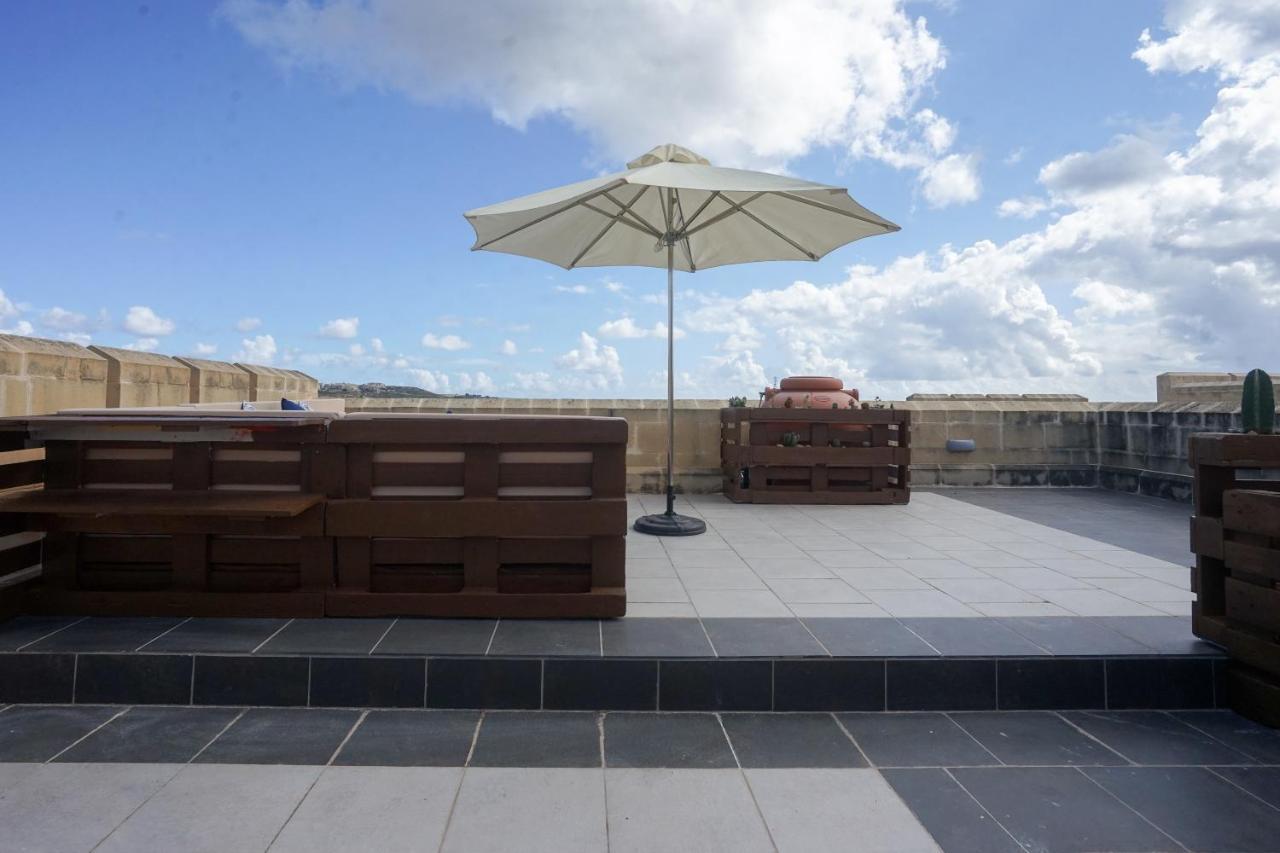 Getawaynpetto Private Duplex Maisonette With Jacuzzi Hot Tub Mgarr ภายนอก รูปภาพ