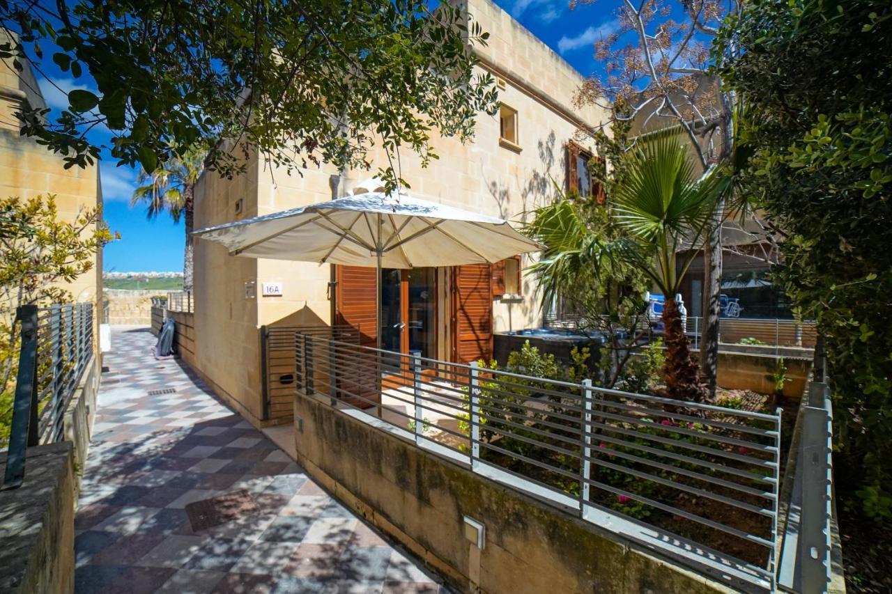 Getawaynpetto Private Duplex Maisonette With Jacuzzi Hot Tub Mgarr ภายนอก รูปภาพ