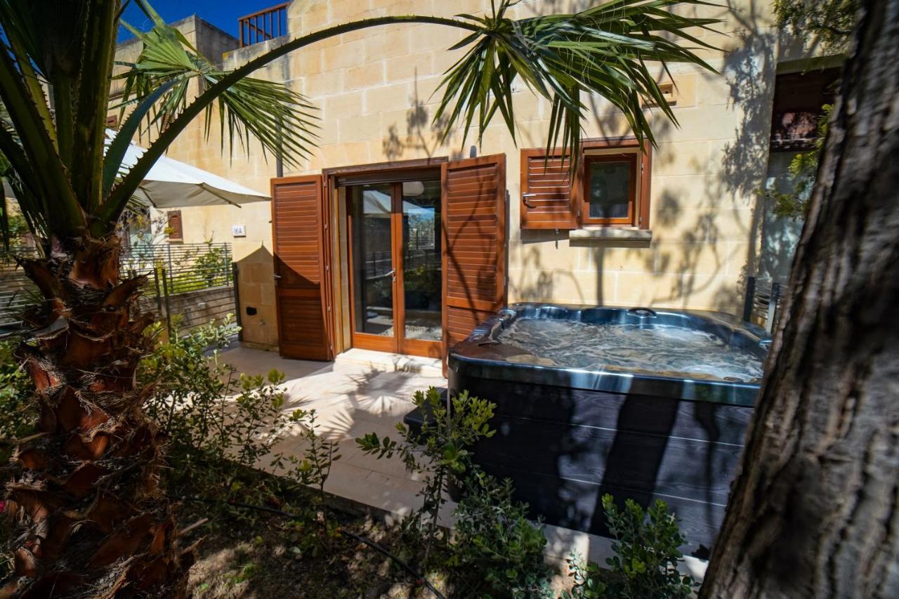 Getawaynpetto Private Duplex Maisonette With Jacuzzi Hot Tub Mgarr ภายนอก รูปภาพ