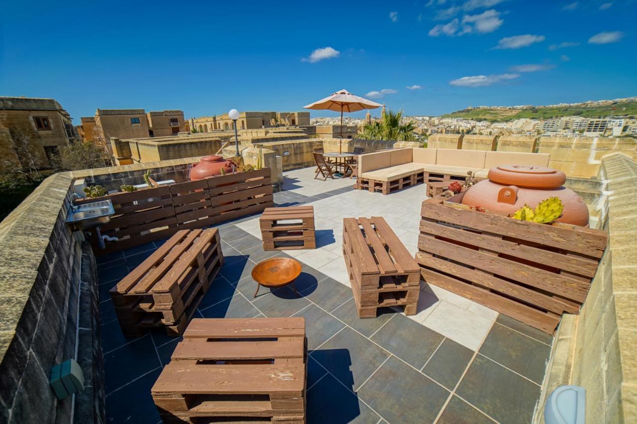 Getawaynpetto Private Duplex Maisonette With Jacuzzi Hot Tub Mgarr ภายนอก รูปภาพ