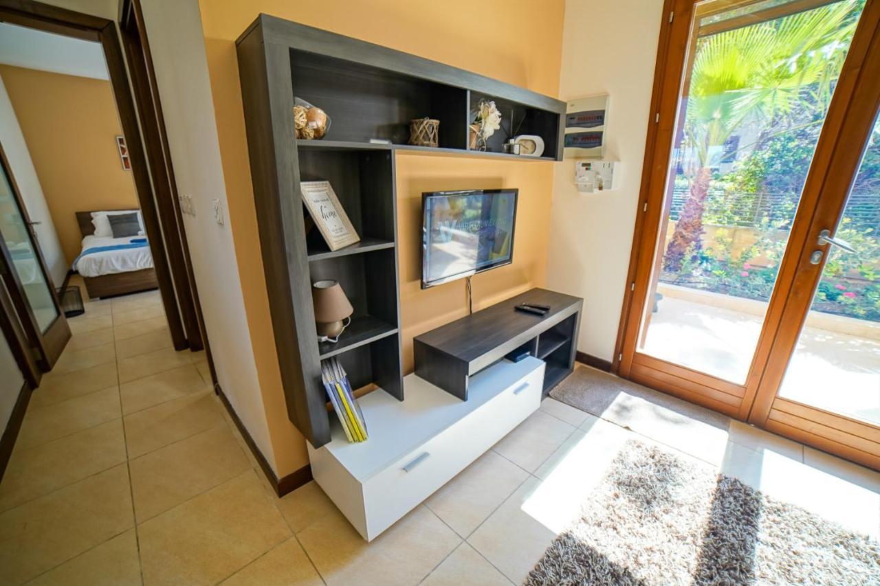 Getawaynpetto Private Duplex Maisonette With Jacuzzi Hot Tub Mgarr ภายนอก รูปภาพ