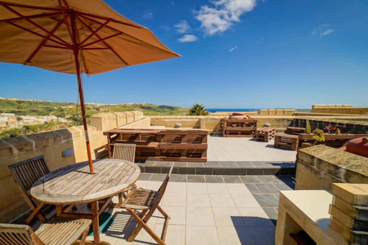 Getawaynpetto Private Duplex Maisonette With Jacuzzi Hot Tub Mgarr ภายนอก รูปภาพ