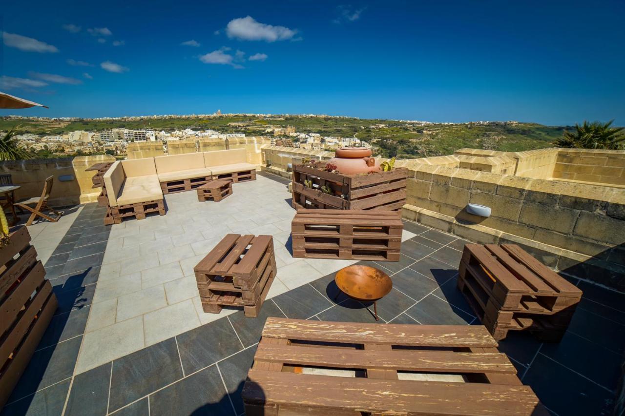 Getawaynpetto Private Duplex Maisonette With Jacuzzi Hot Tub Mgarr ภายนอก รูปภาพ