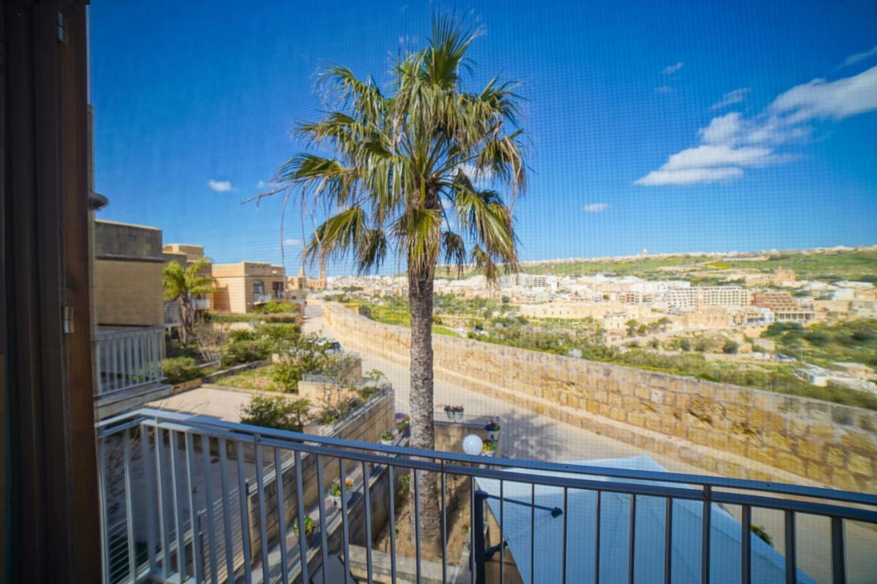 Getawaynpetto Private Duplex Maisonette With Jacuzzi Hot Tub Mgarr ภายนอก รูปภาพ